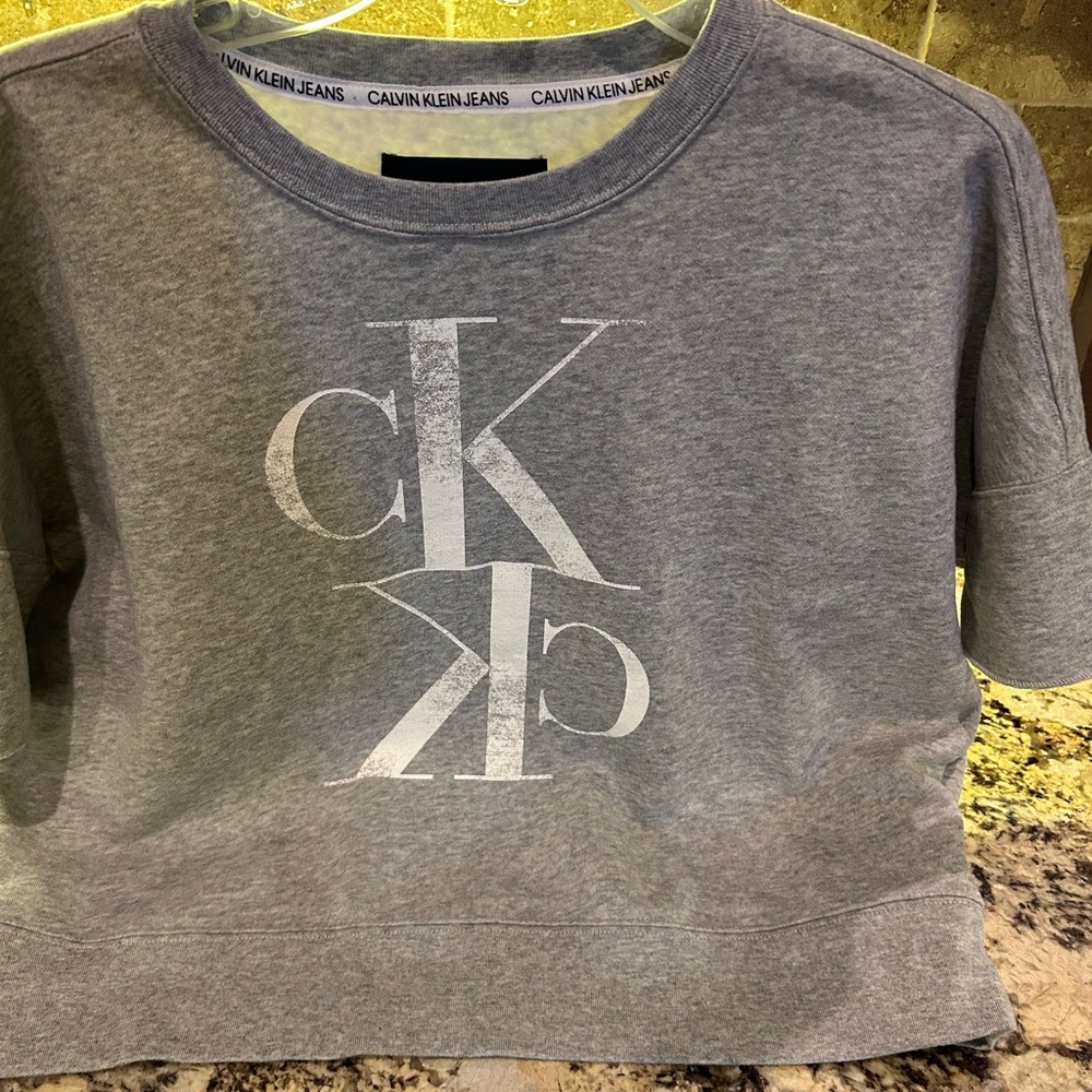 Women’s Calvin Klein cropped short sleeve sweatshirt